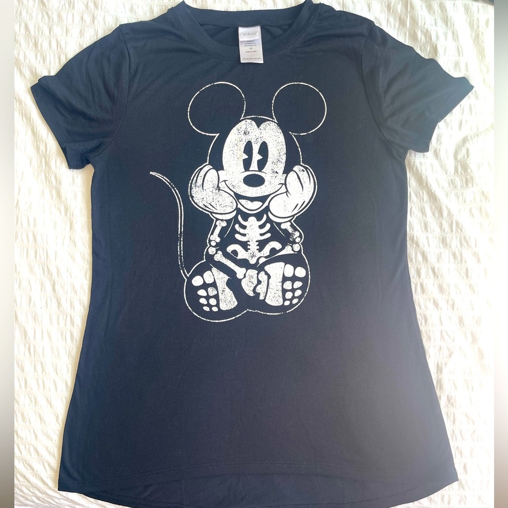 Disney Mickey Glow in the Dark Women’s T-shirt Black Halloween